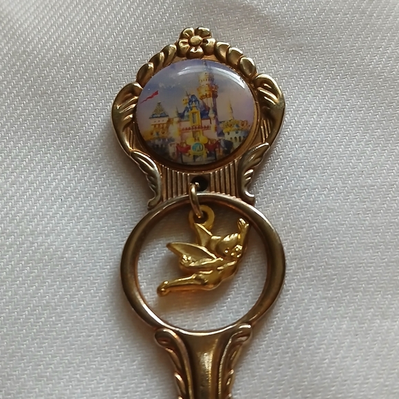 50th Anniversary Disneyland Souvenir Spoon With Tinkerbell Charm Vintage - Picture 1 of 9